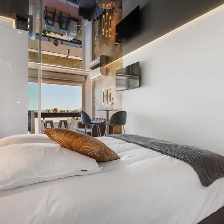 Cosmo Port Nature Coursives Apartamento *
